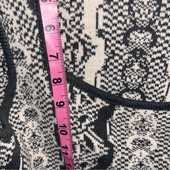 CAbi Peplum Shell Top Style 887 - Picture 7 of 8